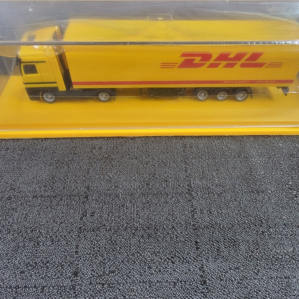 DHL Die-cast Truck